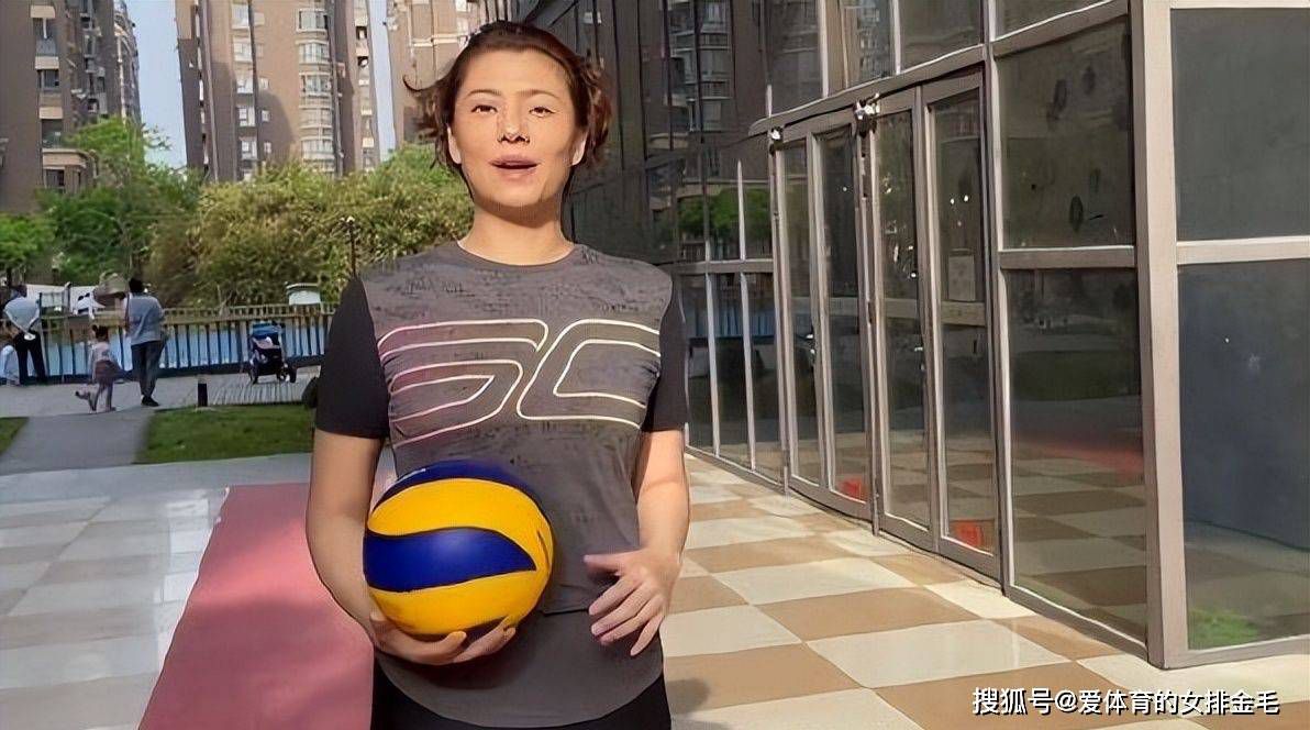 另外伊能静饰演的皇后实为一个窘态实足的现代女乐形象，我其实没法忍耐她那蹩脚的表演一次又一次的在银幕中呈现。